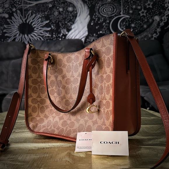 Coach Handbags - Vintage Y2K Coach Tan and Brown Shoulder Bag crossbody purse ❌70%OFF SALE❌